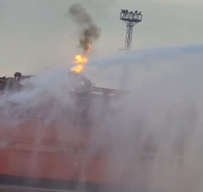 video incendiul de la vasul cu gpl din zona plauru ceatalchioi a fost stins situatia nu mai prezinta niciun risc pentru populatie spun autoritatile 691c85d8759d5