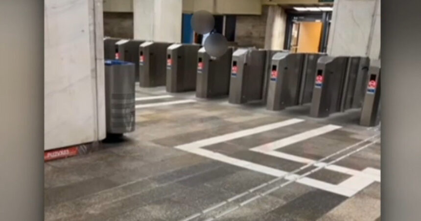 video incident violent la metrou un paznic a fost lovit cu pumnul de un calator politia s a autosesizat dupa ce imaginile au ajuns online 690a0b92ec53f