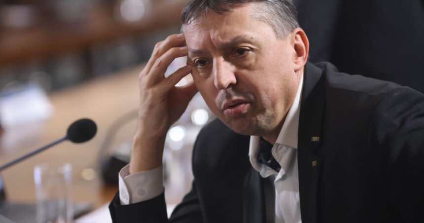 video lipsa de educatie la ministerul educatiei trei greseli intr o propozitie dintr un document oficial reactia ministrului daniel david 6920718de555d