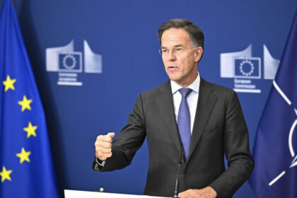 video mark rutte vine in romania dupa anuntul redimensionarii trupelor sua la ce eveniment va participa seful nato 690784c6c3470