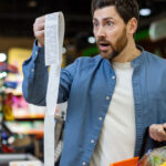 video nu mai cumparam ca n avem cu ce romanii strang cureaua din cauza scumpirilor cheltuie mai putin ce taie de pe lista 691416ab3c930