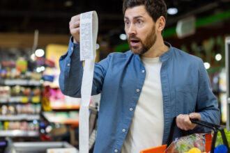 video nu mai cumparam ca n avem cu ce romanii strang cureaua din cauza scumpirilor cheltuie mai putin ce taie de pe lista 691416ab3c930