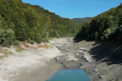 video prefectul din prahova acuzatii la adresa apelor romane ne au asigurat ca alimentarea cu apa nu este in pericol 692c1a5370c52