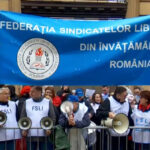 video proteste in fata ministerului educatiei profesorii se tem de noi taieri salariale 691f008c12e37