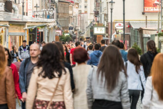 video romanii au printre cele mai scazute venituri din ue salariile din romania sunt de patru ori mai mici decat cele din luxemburg 69163ff261eee