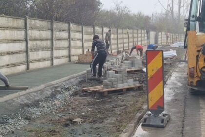 video se construieste trotuarul dintre vama veche si 2 mai unde sebi si roberta au fost ucisi in accident ce spune primarul mihai feodorof despre monumentul funerar al tinerilor 691f21fe54542