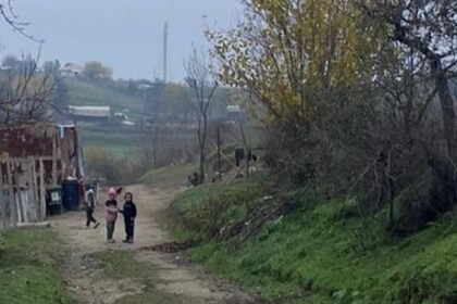 video situatie dezolanta in rasova cu parinti scandalagii mai multi minori traiesc intr un vagon fara apa curent si caldura 6919ae136cf74
