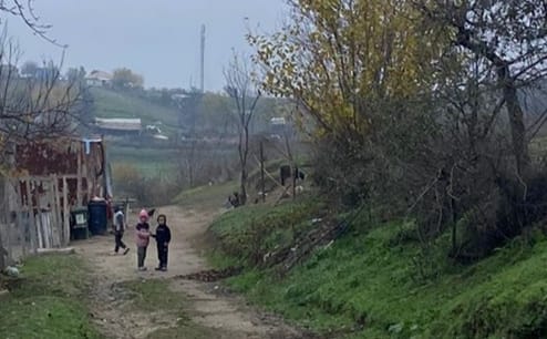 video situatie dezolanta in rasova cu parinti scandalagii mai multi minori traiesc intr un vagon fara apa curent si caldura 6919ae136cf74