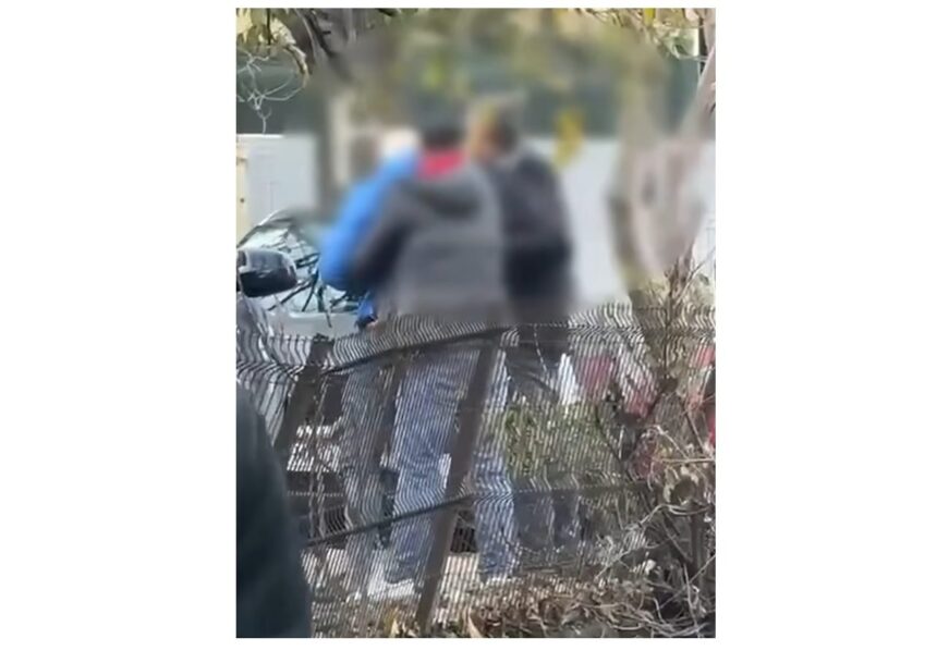 video tentativa de furt si agresiune un tanar a incercat sa fure scuterul unui livrator 691606f40c711