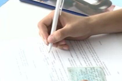 video un contabil a furat 1 200 000 de lei de la doua scoli din sectorul 5 pentru care lucra procurorii au efectuat joi trei perchezitii 690c684a15f09