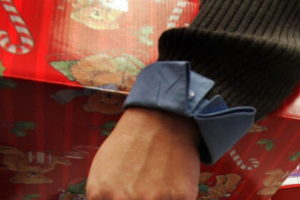 video un craciun mai scump bugetul pentru cadouri drastic subtiat de scumpiri cand sunt dispusi romanii sa cheltuiasca de sarbatori 692beca272345