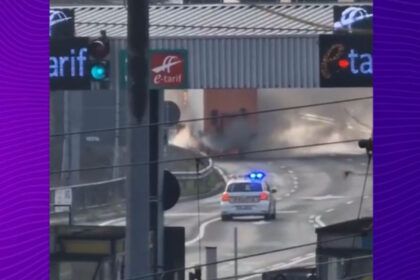 video un tir a luat foc in mers langa statia de taxare de la fetesti traficul pe autostrada soarelui sensul spre bucuresti este blocat 6928062f382d5