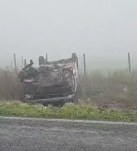 video update accident pe dn3 intre pietreni si viisoara un microbuz cu 9 pasageri s a rasturnat intervin mai multe ambulante 69157a681e735