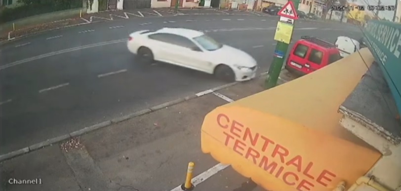 video victimele accidentului produs de politistul beat sunt cadre medicale de la spitalul judetean ambele sunt internate cu traumatisme grave 690b4348c5394