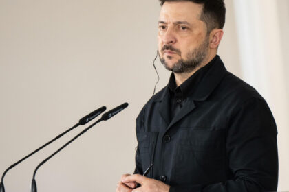 volodimir zelenski i a multumit lui nicusor dan pentru sprijinul romaniei fata de tara sa 692202537e946