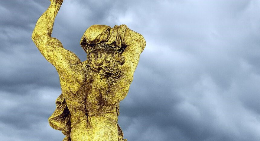 weartable art to wear expozitie romano spaniola la madrid expozitia reuneste creatiile masteranzilor de la facultatea de arte a universitatii ovidius din constanta 69299537b50e2