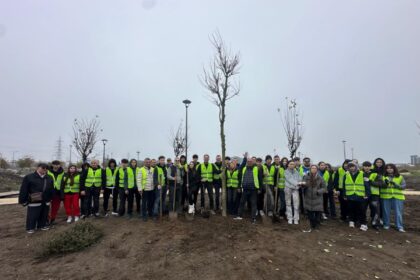 ziua dobrogei sarbatorita printr o actiune de plantare in parcul perdeaua verde din constanta 6917632bceca1