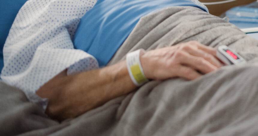 11 dintre batranii tinuti in conditii mizere in azilul din timis au fost internati cu scabie a fost deschisa o ancheta epidemiologica 6943177973da6