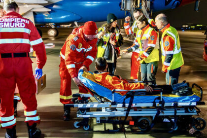 8 pacienti palestinieni din fasia gaza au fost adusi la bucuresti cu un avion militar 6 dintre ei au fost transferati in alte tari ue 6938176eda39e