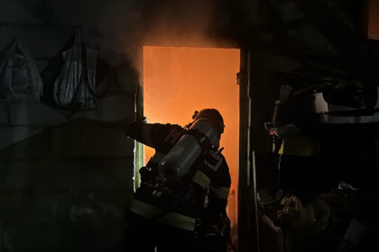 a luat foc o casa din mereni pompierii intervin cu mai multe autospeciale 6943863844994