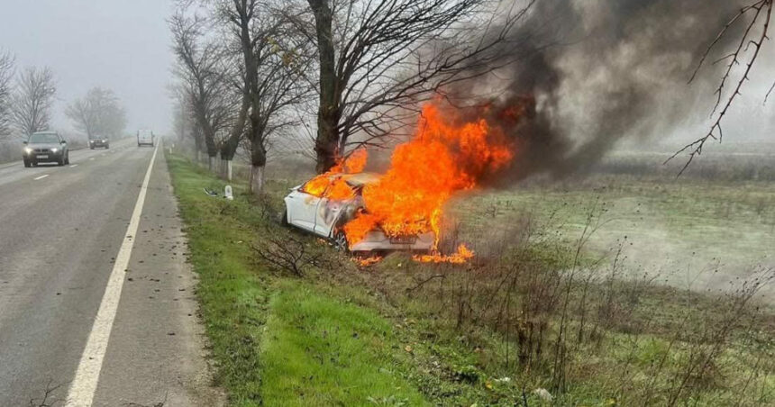 accident grav in olt un tanar de 19 ani a murit dupa ce a intrat cu masina in copac iar autoturismul a luat foc 693d67fb60a47