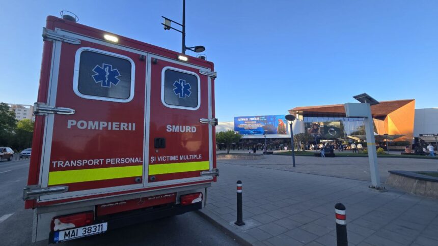 accident grav la city mall o victima este incarcerata intervin descarcerarea si doua echipaje smurd 6948ef7eaeca1