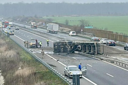 accidentul de pe autostrada a3 viata soferului de tir a fost salvata de trei militarii francezi din batalionul de la cincu 6939cb6c7ec13