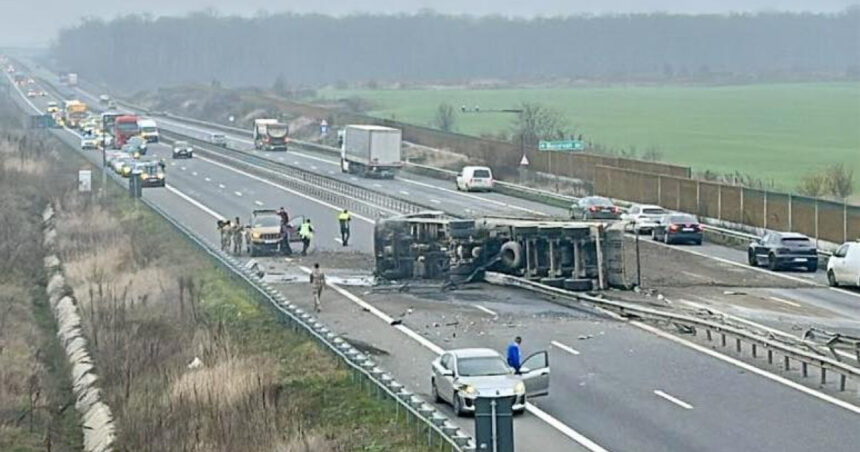 accidentul de pe autostrada a3 viata soferului de tir a fost salvata de trei militarii francezi din batalionul de la cincu 6939cb6c7ec13