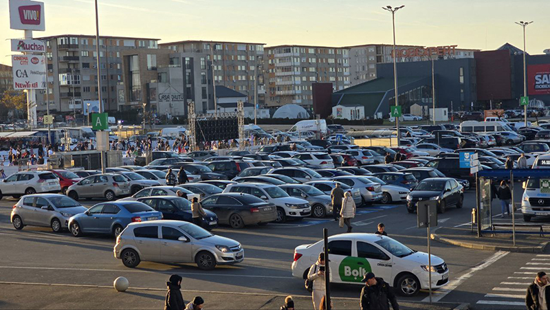 aglomeratie mare la vivo constanta autobuzele nu mai mai pot ajunge la cap de linie vezi aici anuntul ct bus 694ff3f0276cd