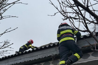 alerta in cernavoda arde o casa pe strada seimeni 6942a1c862479