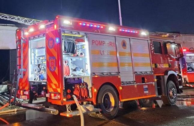 alerta la navodari a luat foc un apartament de pe strada crinului 694ecc8c80b3d