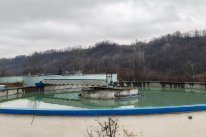 alimentarea cu apa a fost reluata partial in prahova dar autoritatile avertizeaza ca nu este inca potabila 69331ece153d2