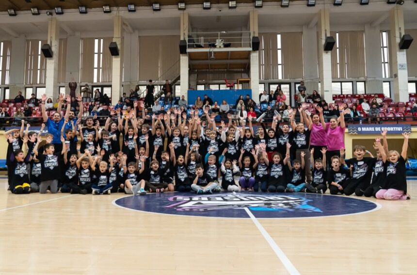 antrenament cu zeci de copii cu ocazia lansarii clubului de baschet cruisers constanta 6940894fbaeeb