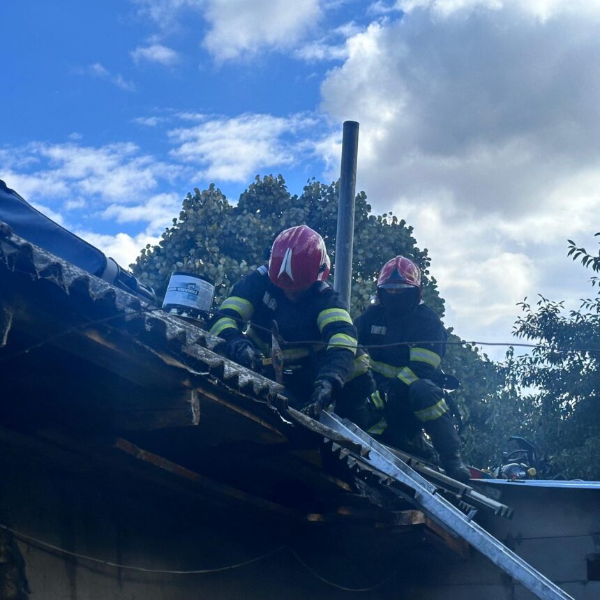arde o casa din murfatlar intervin mai multe echipaje de pompieri 6940025480cac