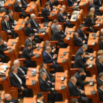 aur a depus motiune de cenzura impotriva guvernului bolojan un cadou pentru sorin grindeanu 6932be5ce6dd1