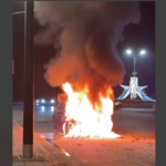 autoturism cuprins de flacari in zona auchan aproape de sensul giratoriu spre cumpana 693890d188a28