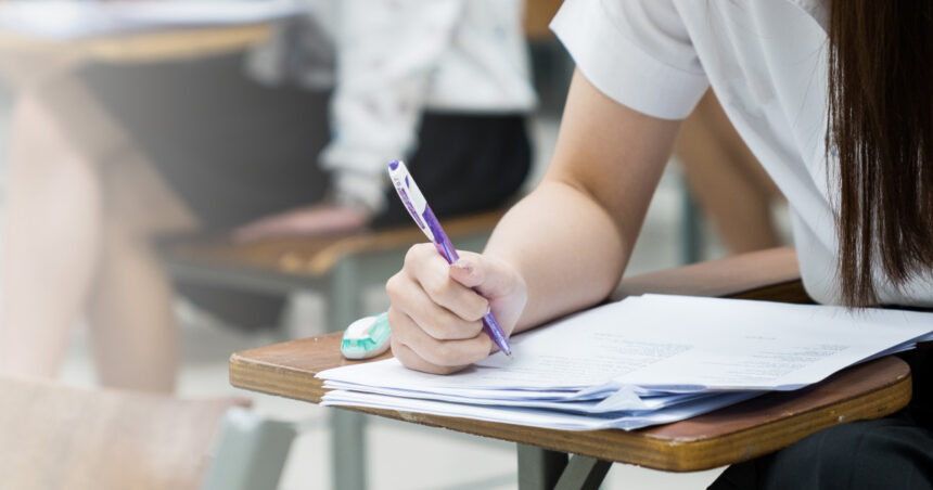 calendar simulare evaluare nationala 2026 cand incep elevii probele scrise la romana si matematica 693cf416b081a