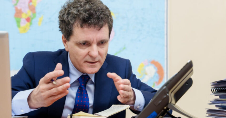 cand crede nicusor dan ca se va termina razboiul din ucraina altfel rusia va veni permanent cu pretexte 693f1245dbf35