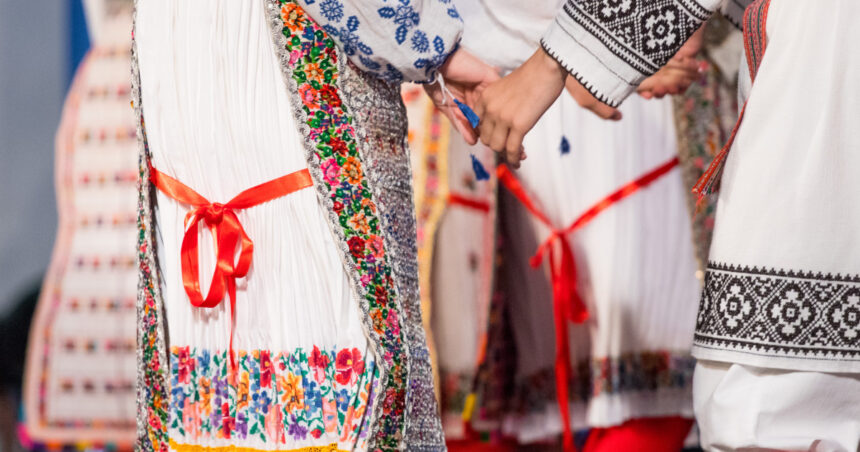 cand se merge la colindat calendarul obiceiurilor traditionale de la craciun pana la anul nou 6948335e14dc2