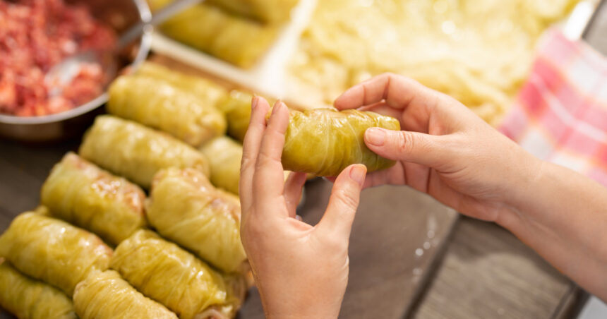 cele mai bune retete de sarmale pentru craciun ce combinatii de carne si condimente recomanda bucatarii experimentati 6946552e01590