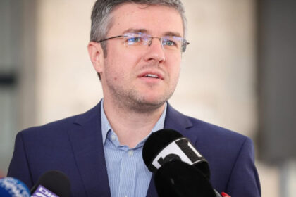 cine este irineu darau propus de usr la ministerul economiei senator la al doilea mandat detine o firma in franta 6943e35c5c641