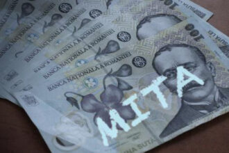 comisar sef de politie prins in flagrant cand primea 10 000 de lei mita in parcarea unui fast food din giurgiu 6933501ceb3df