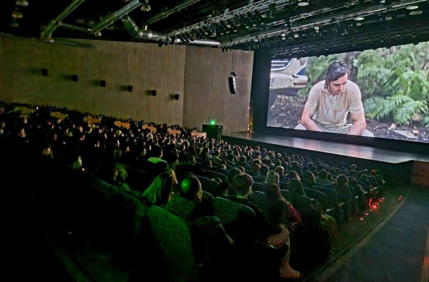 cravata galbena povestea extraordinara a maestrului sergiu celibidache proiectata cu sali sold out la centrul multifunctional jean constantin 6932a20e7aba3