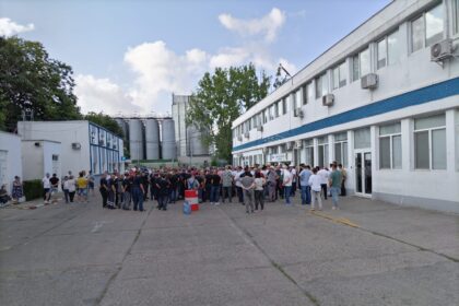 ct bus a vrut sa scoata parleala de la o fosta angajata careia ii imputa carburantul folosit in activitatile de serviciu societatea a pierdut definitiv 693a223e680b0