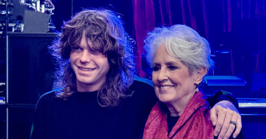 cum se numeste ultima melodie inregistrata de joan baez artista s a intors in studio revoltata de politicile lui trump 6934a8927487c