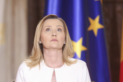 elena lasconi la un an de la anularea alegerilor sistemul disperat sa tina cu dintii de putere a dat de pamant cu democratia 6933ee7fe0ef2