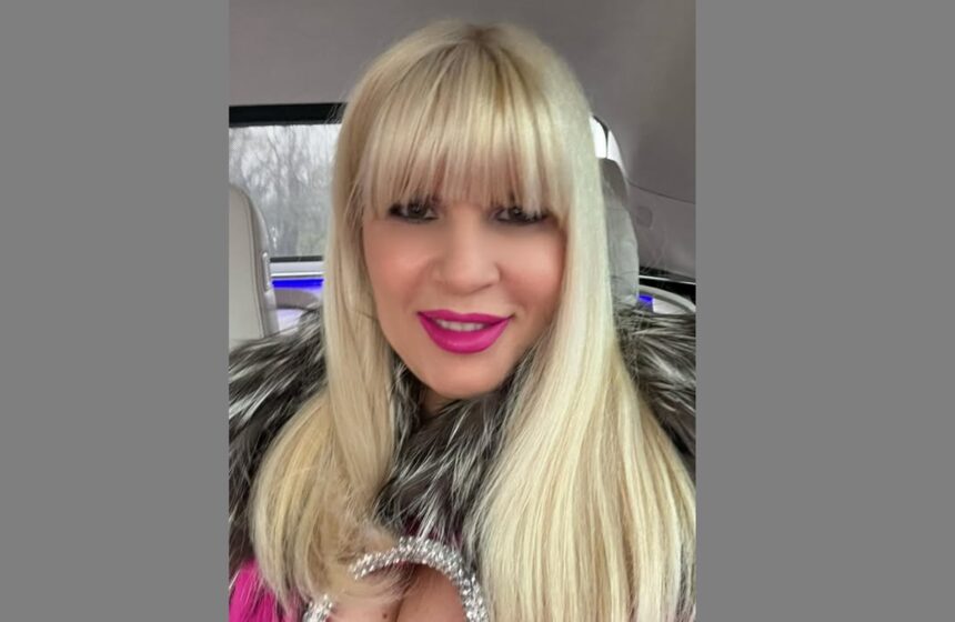 elena udrea isi sarbatoreste ziua de nastere iti multumesc doamne pentru ca astazi de ziua mea sunt din nou o mama fericita 694e519632197