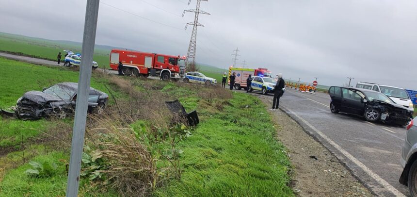 foto accident grav la iesire din localitatea tepes voda intervine descarcerarea doua victime 69340518e0754