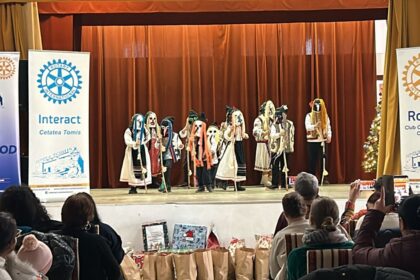 foto clubul rotary cetatea tomis bucurii pentru copiii din centrul de zi agigea centrul orizont lumina si din casele de tip familial din lumina daruri pregatite cu grija le au adus zambetul pe chip 694bdff24c52d