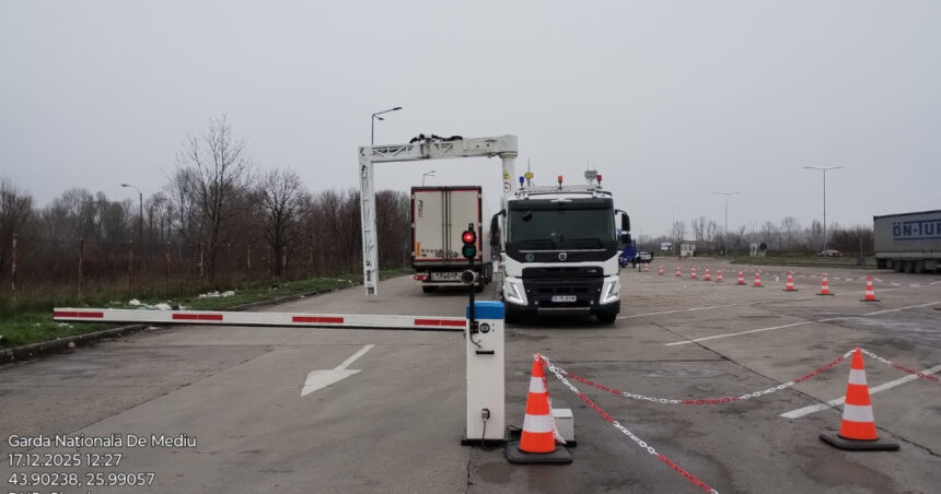 foto garda de mediu a testat noul scaner mobil cu raze x in apropierea frontierei a verificat camioane de marfa inclusiv pentru radiatii 69440b51e00af